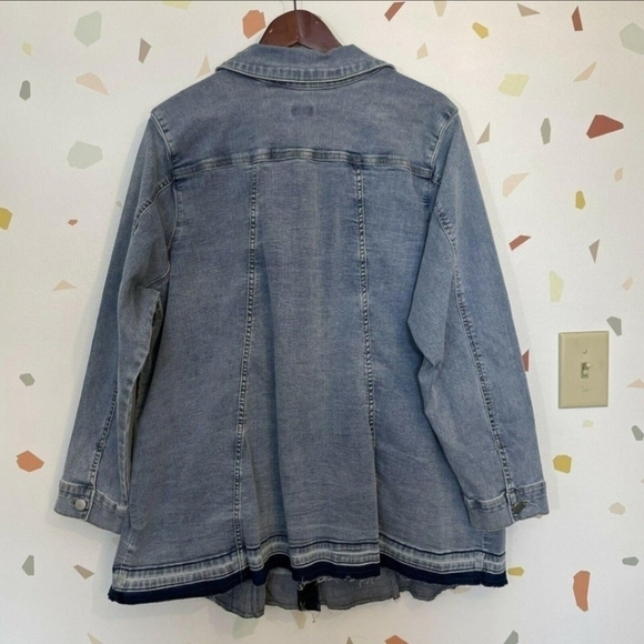LOGO Lori Goldstein Blue Denim Jean Jacket Plus Women's 28W Raw Hem Pockets EUC - Picture 3 of 8
